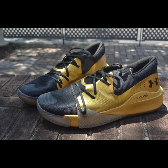 size 16 under armour shoes